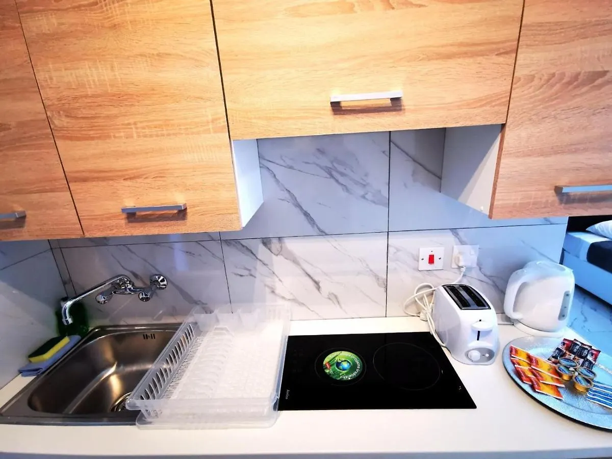 איה נאפה Eleana Apartments 0*, איה נאפה